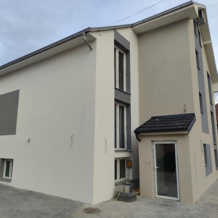 Apartmani Hub Nisz Zewnętrze zdjęcie