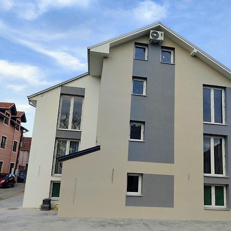 Apartmani Hub Nisz Zewnętrze zdjęcie
