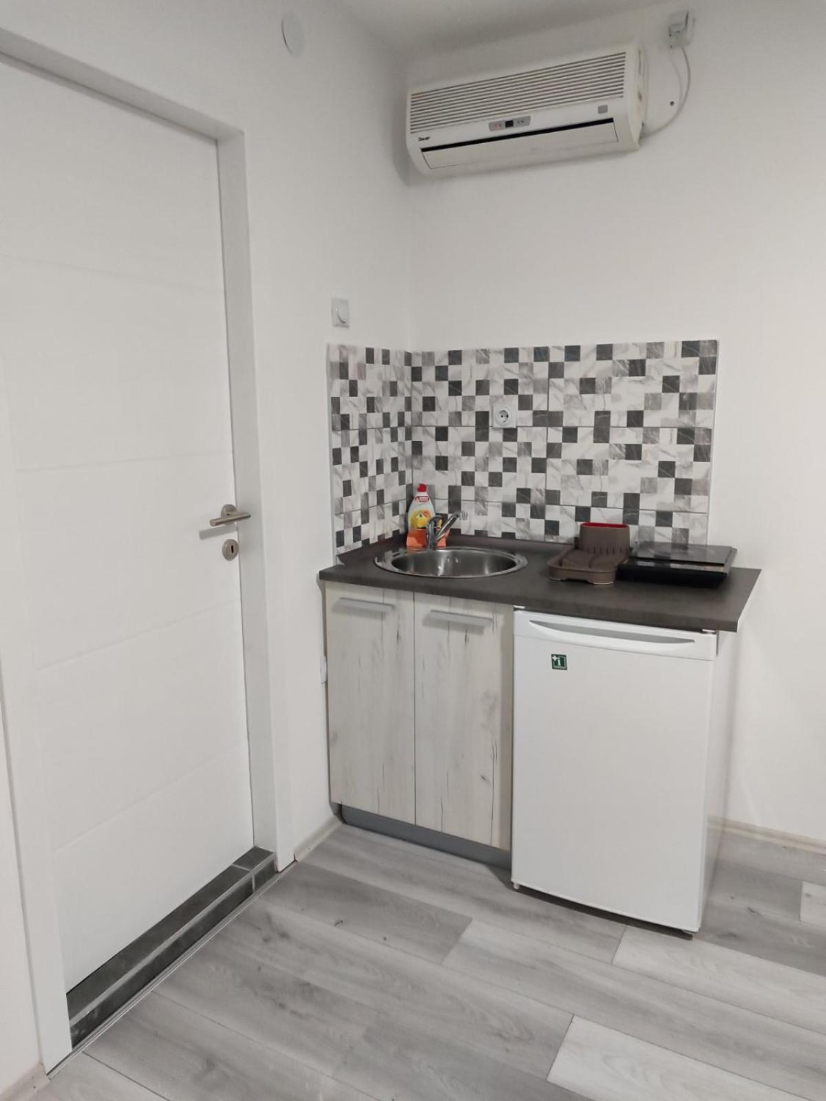 Apartmani Hub Nisz Zewnętrze zdjęcie